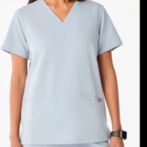 FIGS - Casma Three Pocket Scrub Top